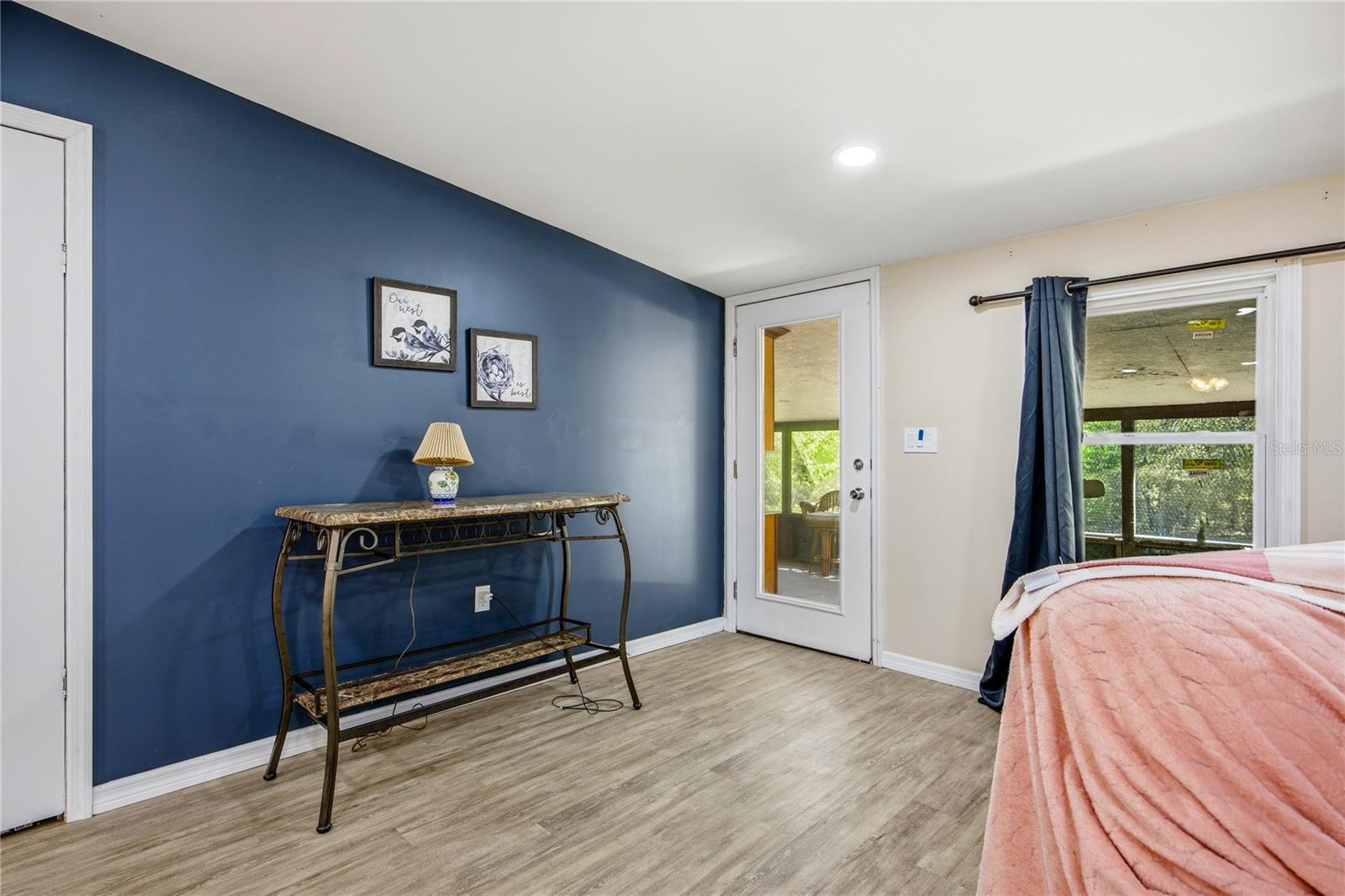 Image 15 of 32 For 636 Union Avenue