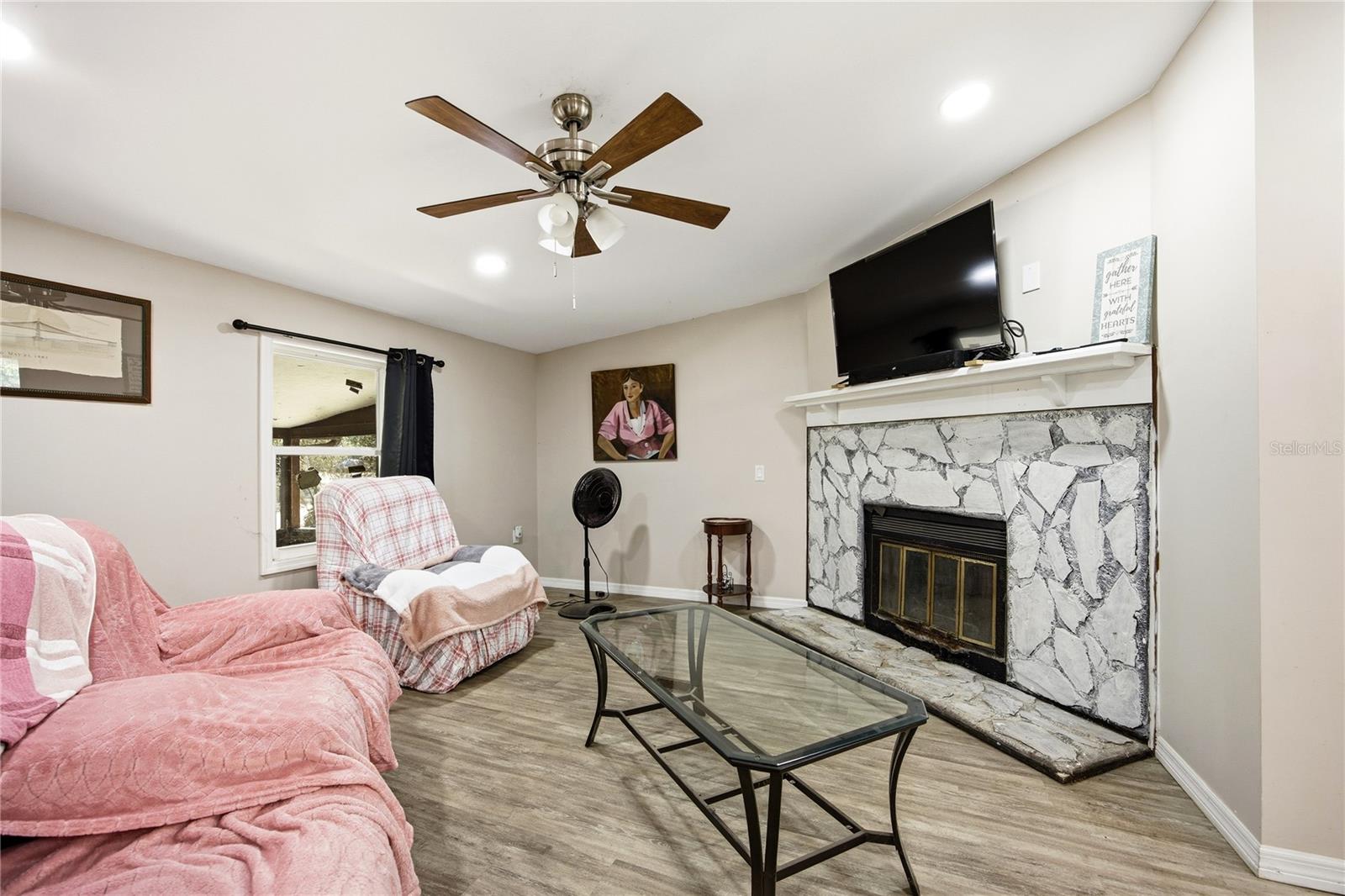 Image 16 of 32 For 636 Union Avenue