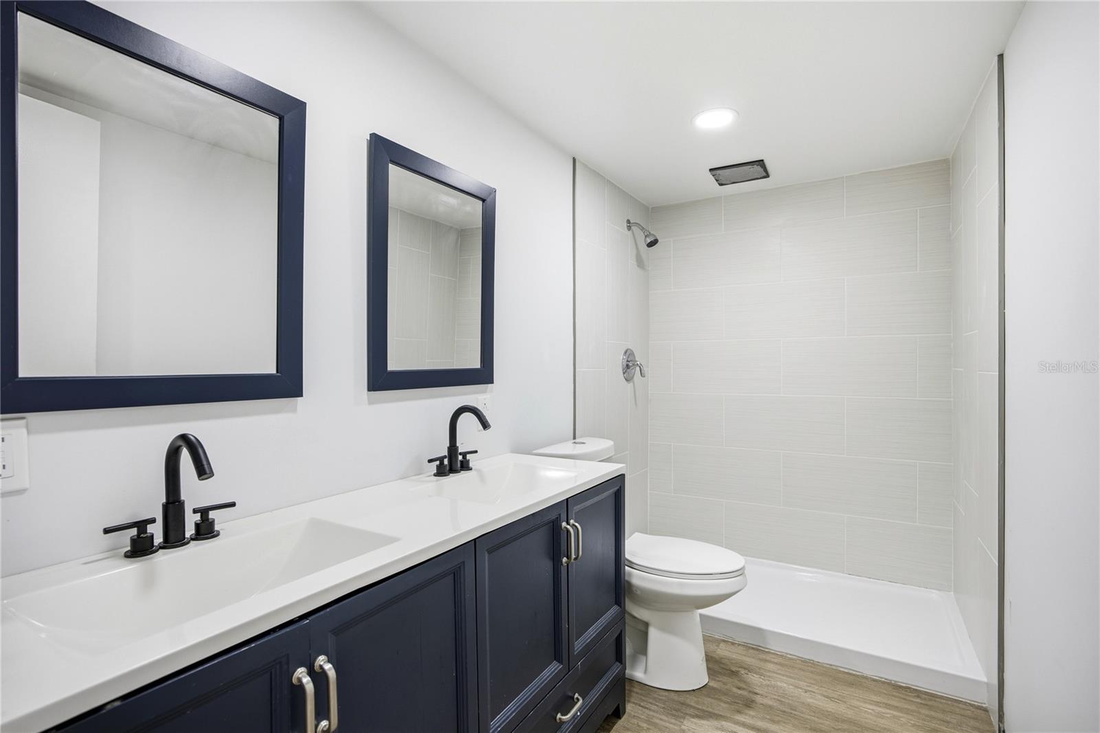 Image 18 of 32 For 636 Union Avenue