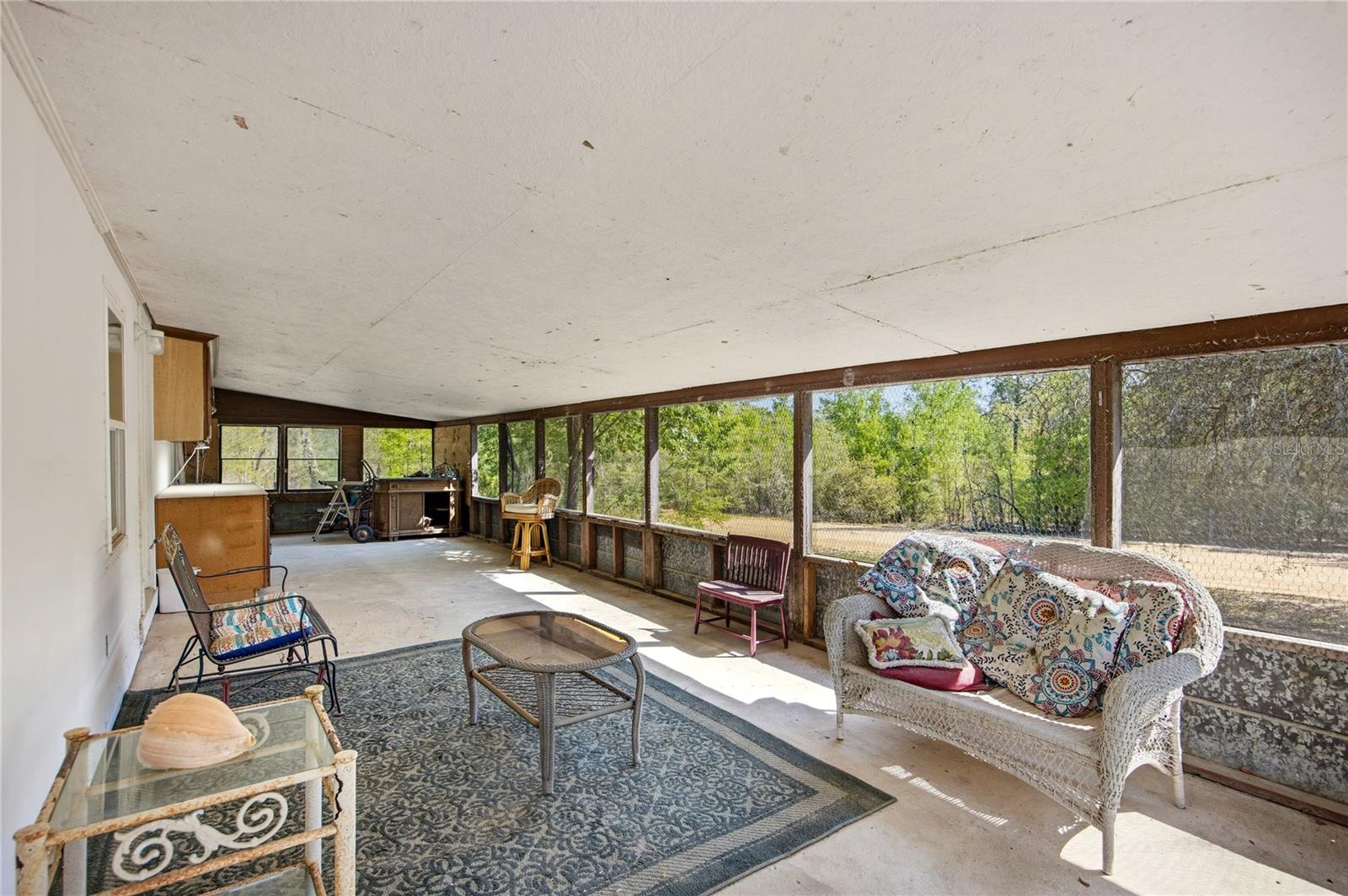 Image 24 of 32 For 636 Union Avenue