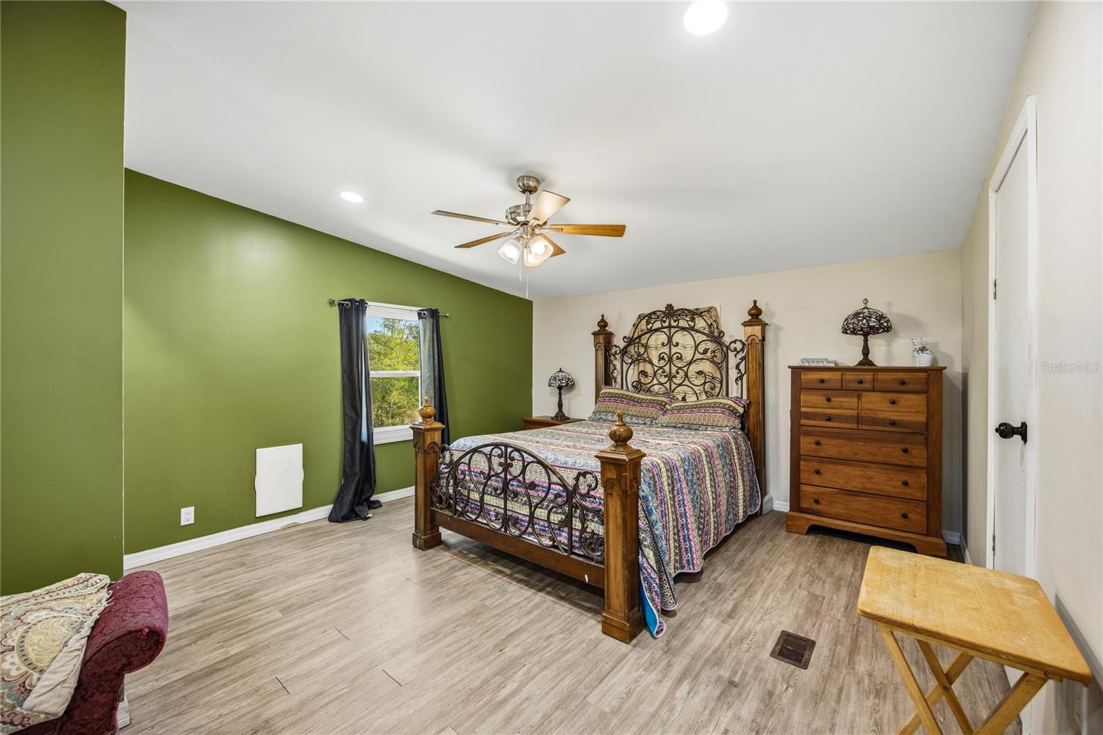 Image 3 of 32 For 636 Union Avenue