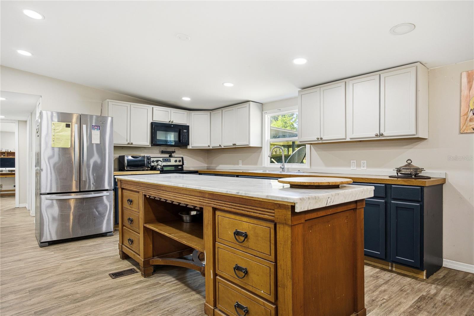 Image 6 of 32 For 636 Union Avenue