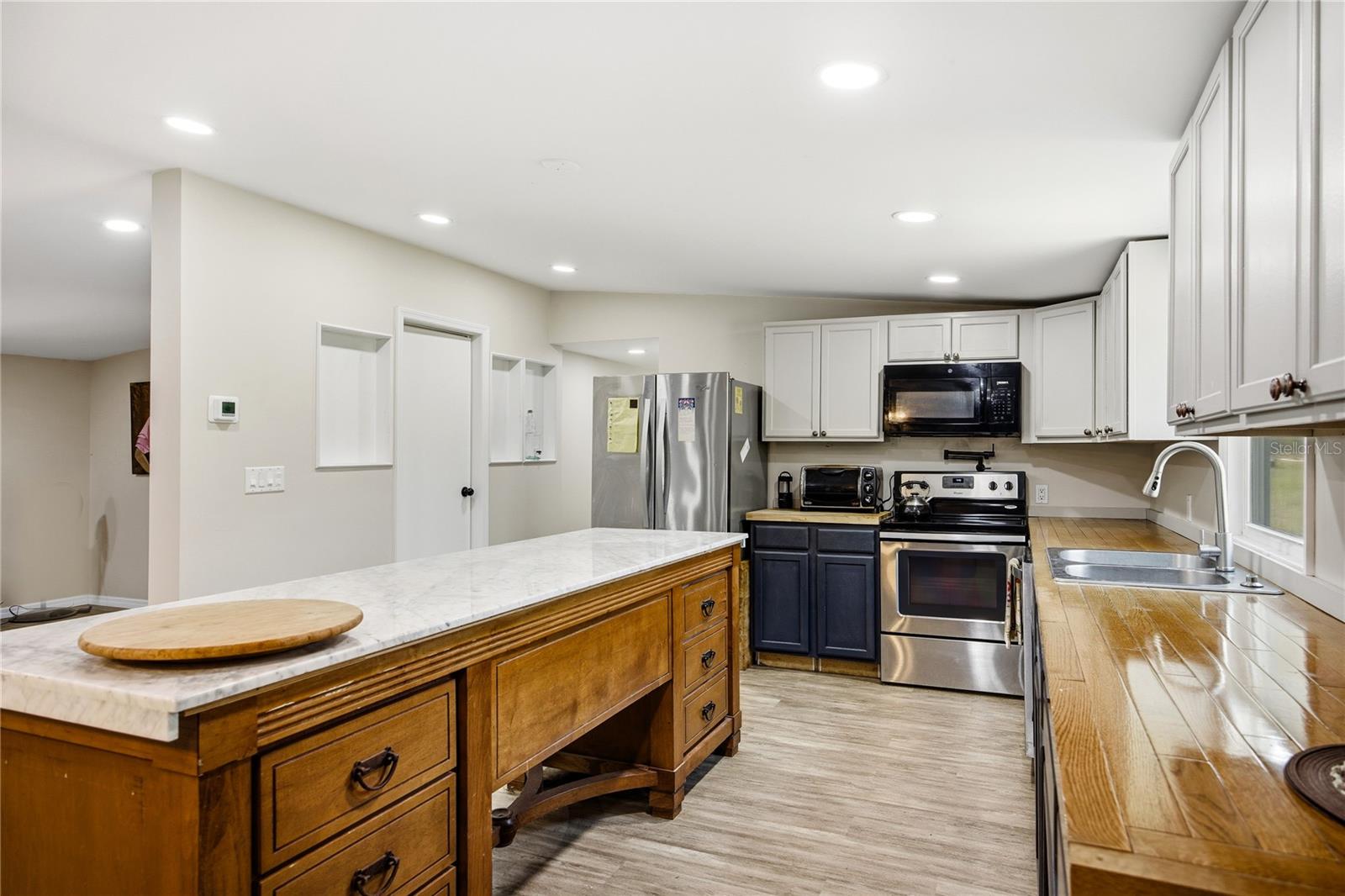 Image 7 of 32 For 636 Union Avenue