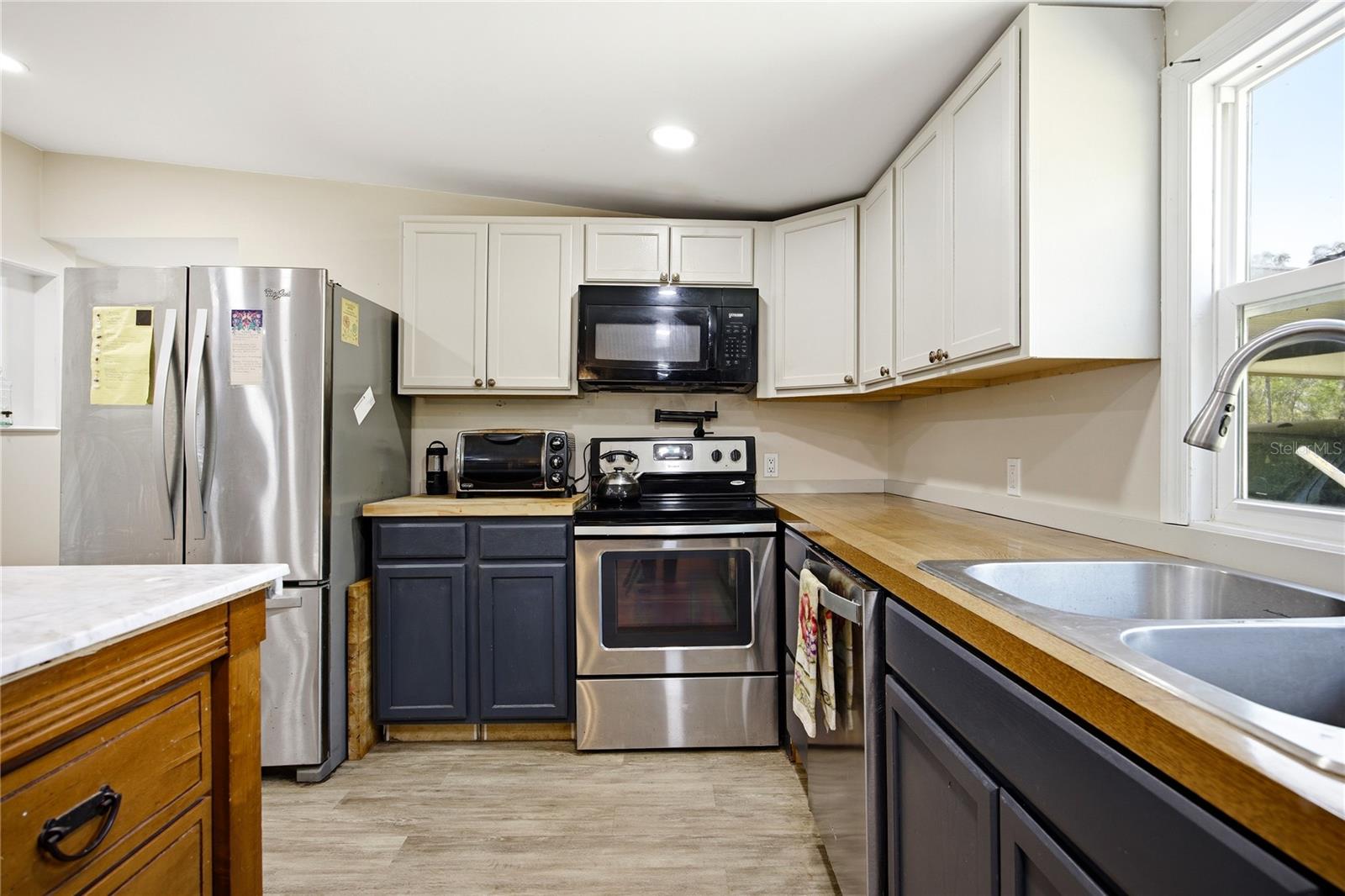 Image 8 of 32 For 636 Union Avenue