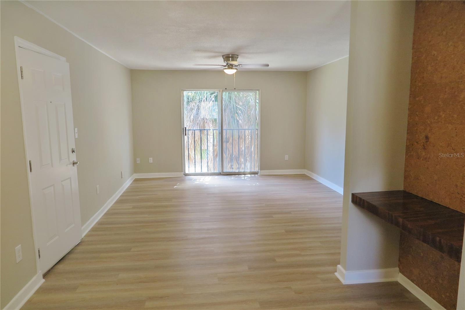 Image 10 of 16 For 507 39th Drive 210