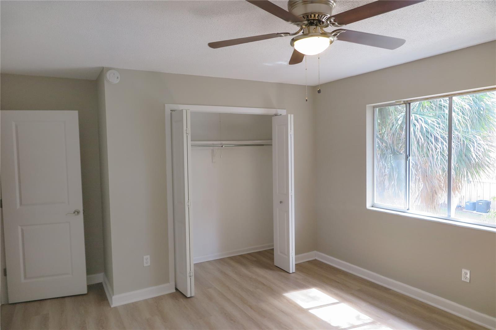 Image 12 of 16 For 507 39th Drive 210