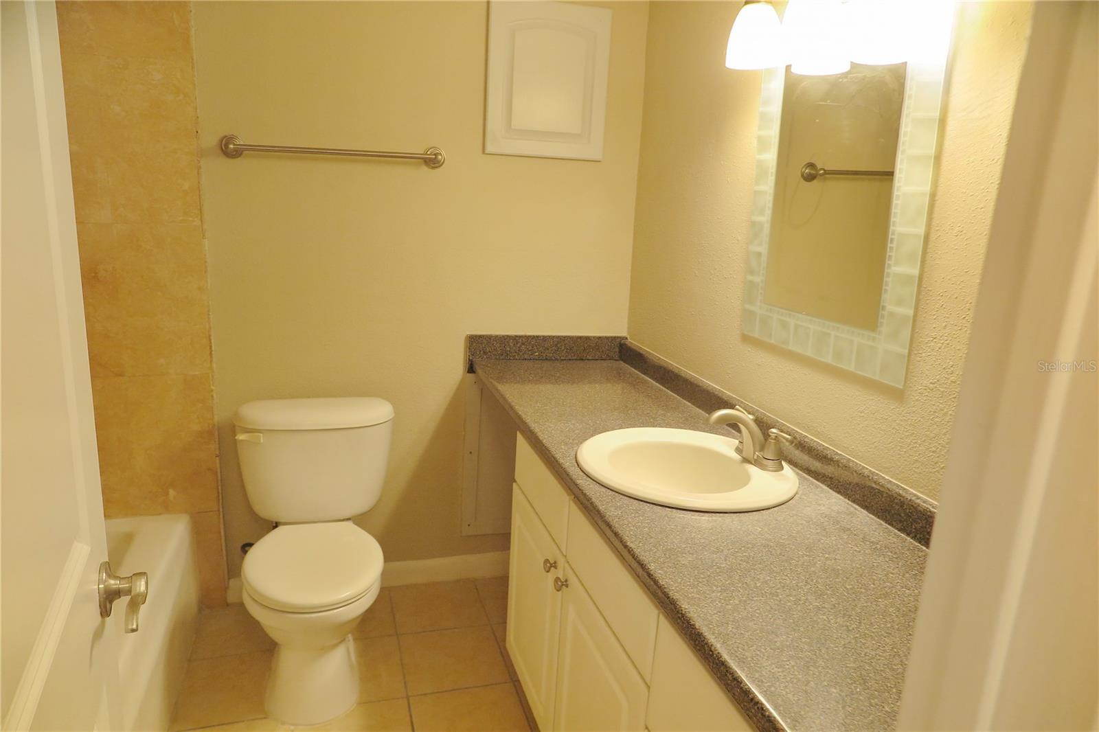 Image 14 of 16 For 507 39th Drive 210