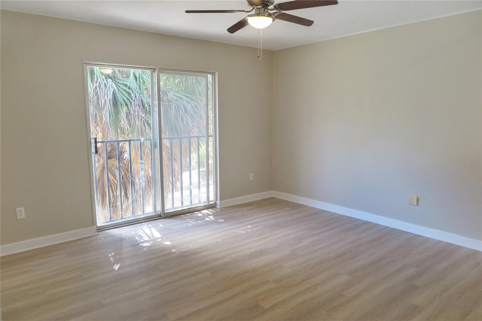 Image 6 of 16 For 507 39th Drive 210