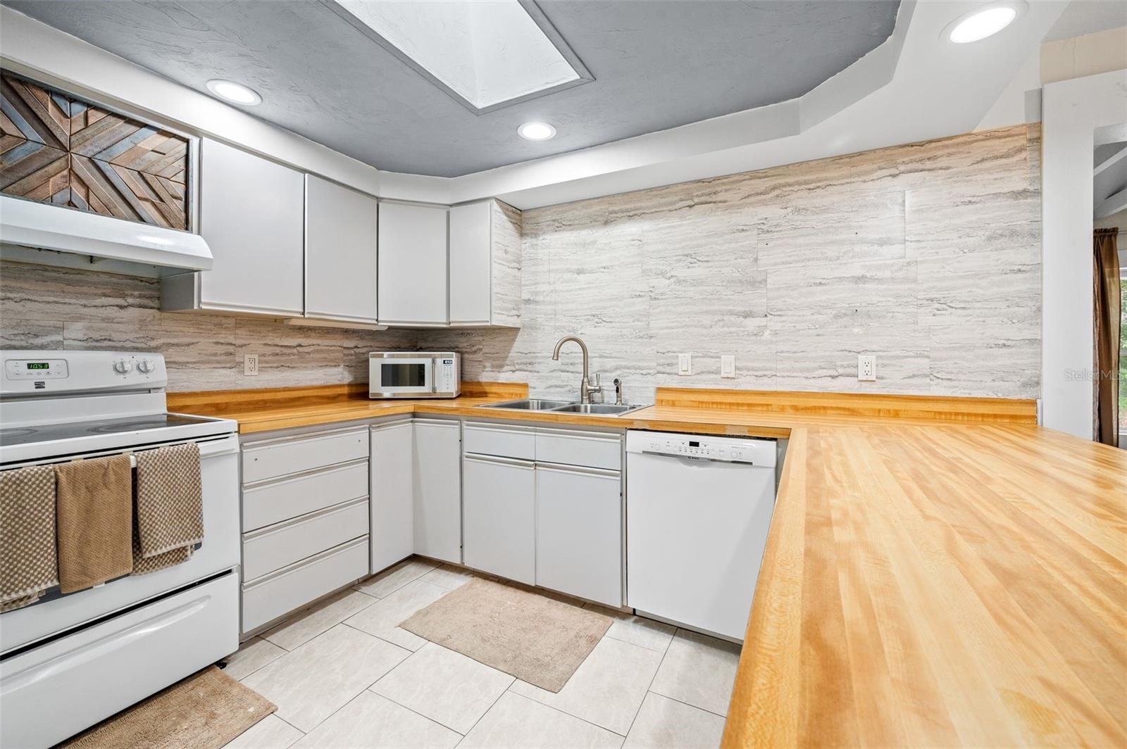 Image 11 of 44 For 10135 25th Place