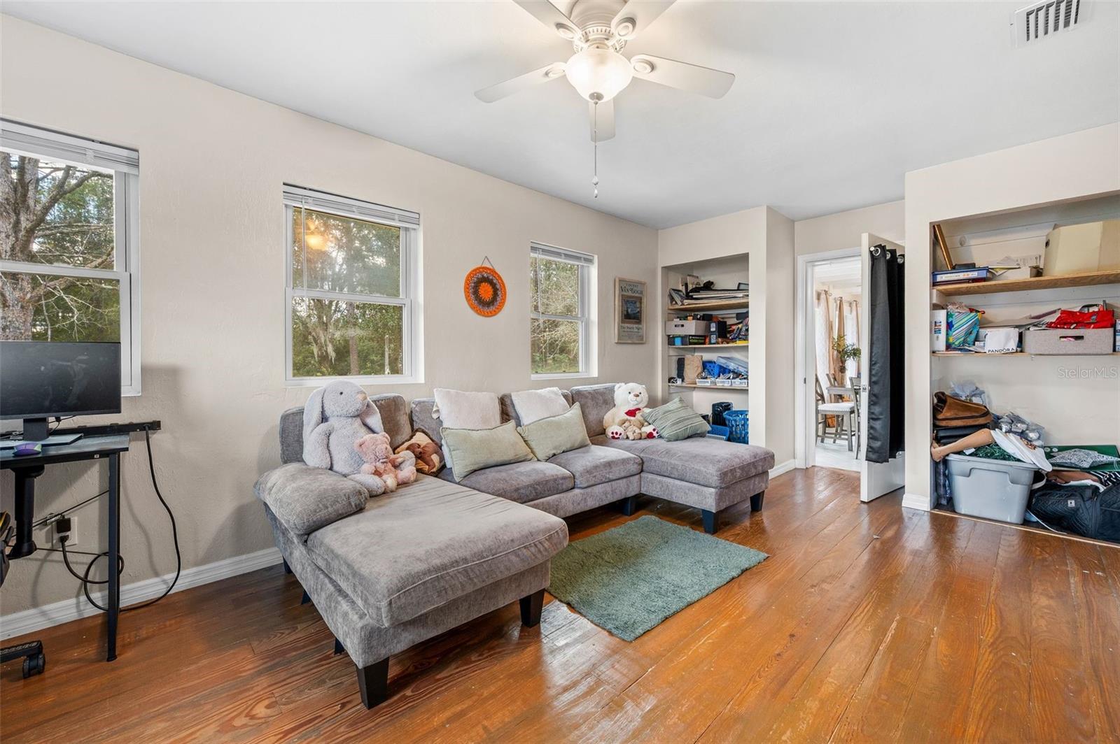 Image 18 of 44 For 10135 25th Place