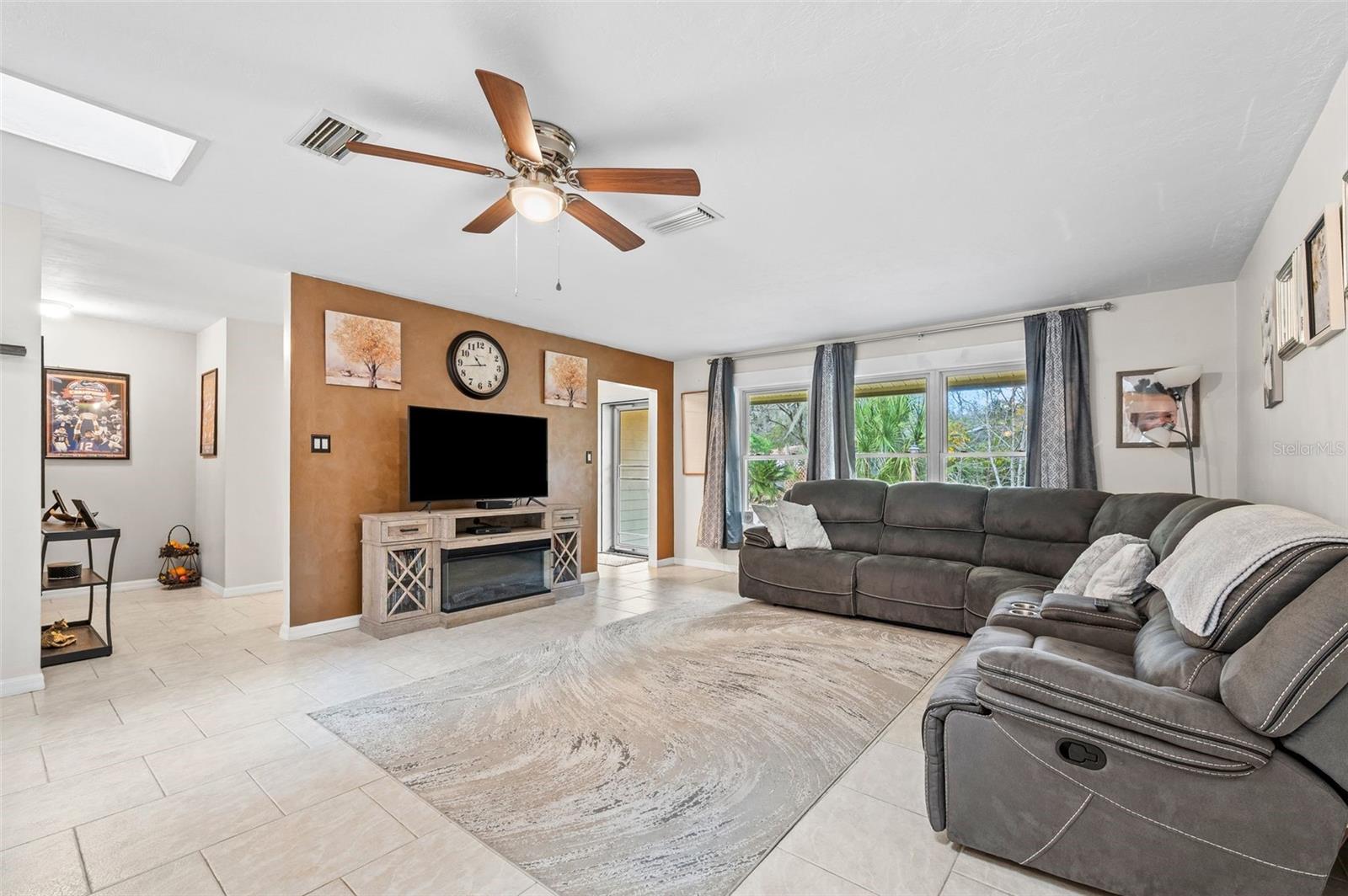 Image 5 of 44 For 10135 25th Place