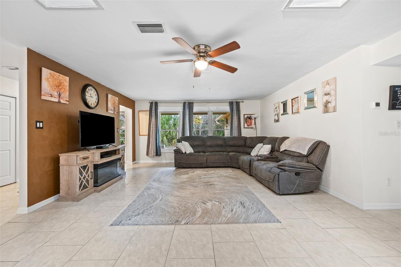 Image 6 of 44 For 10135 25th Place