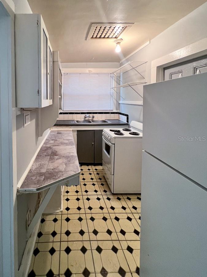 Image 10 of 16 For 312 2nd Avenue W