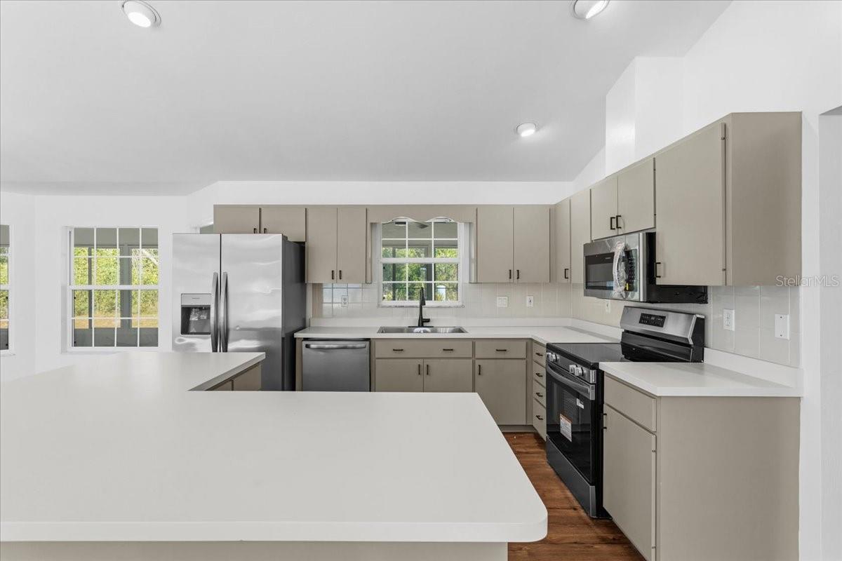 Image 18 of 54 For 957 354th Avenue