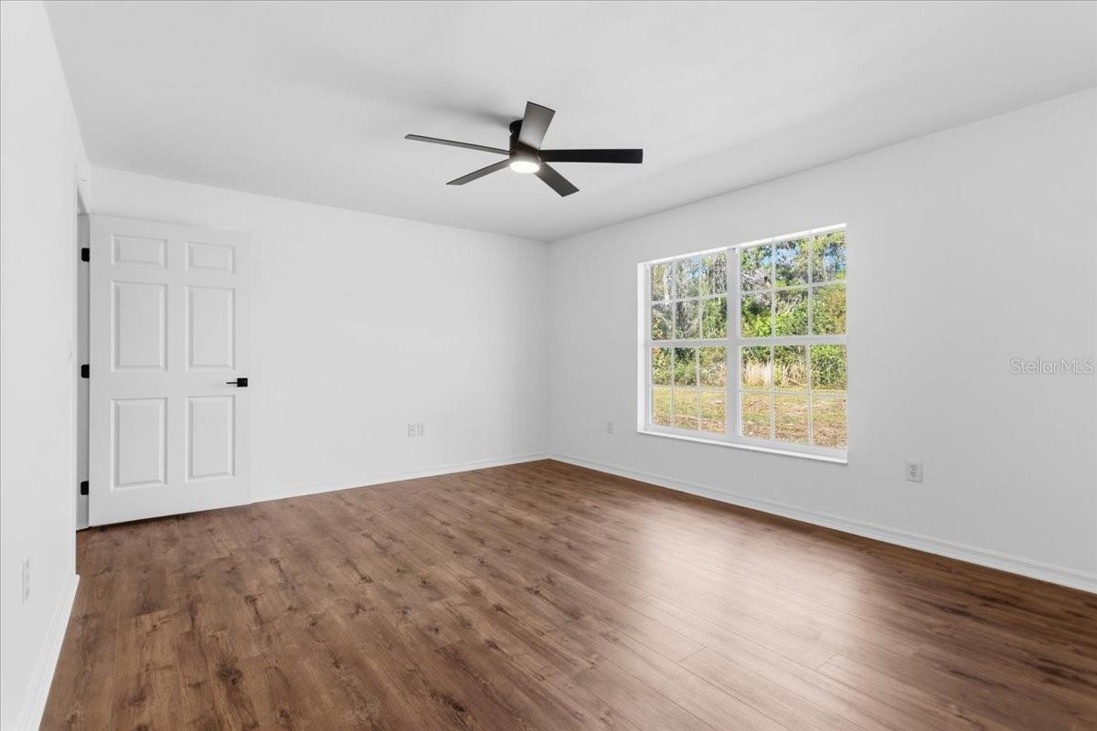 Image 21 of 54 For 957 354th Avenue