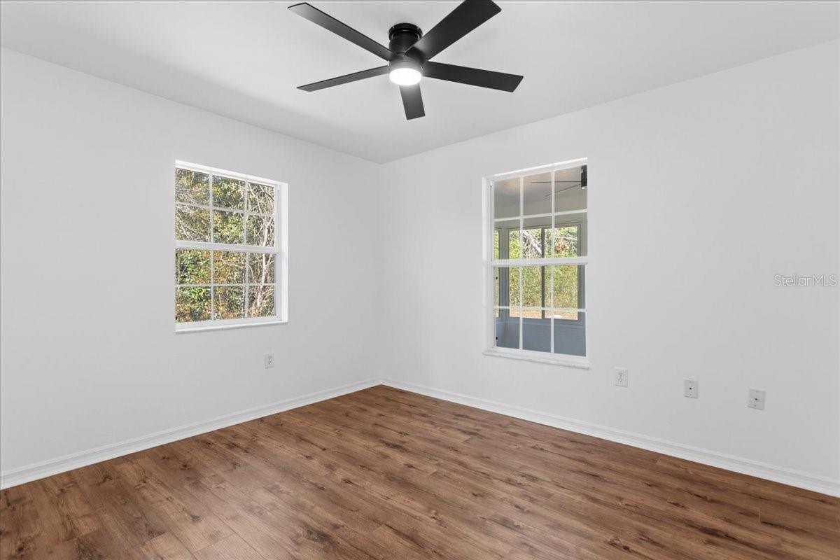 Image 32 of 54 For 957 354th Avenue