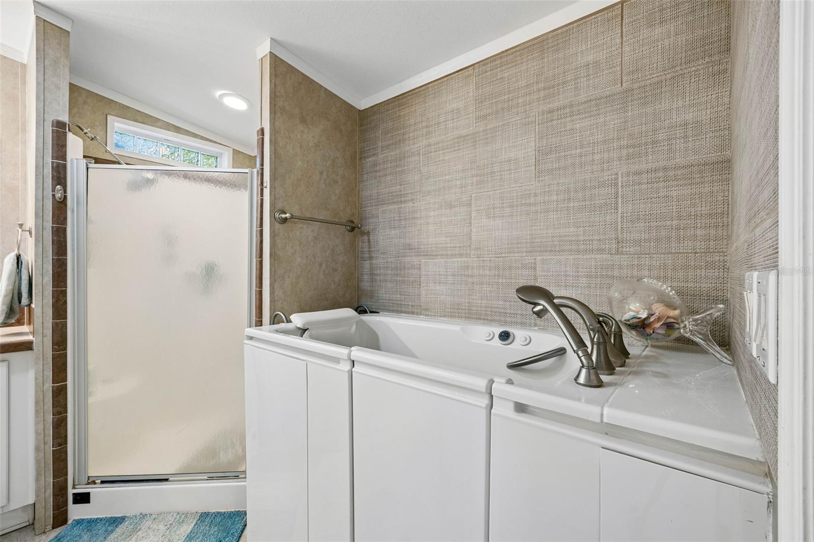 Image 21 of 40 For 334 Paradise Circle