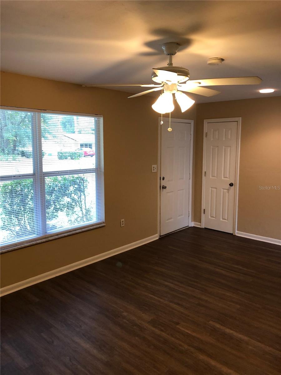 Image 7 of 14 For 600 52nd Terrace