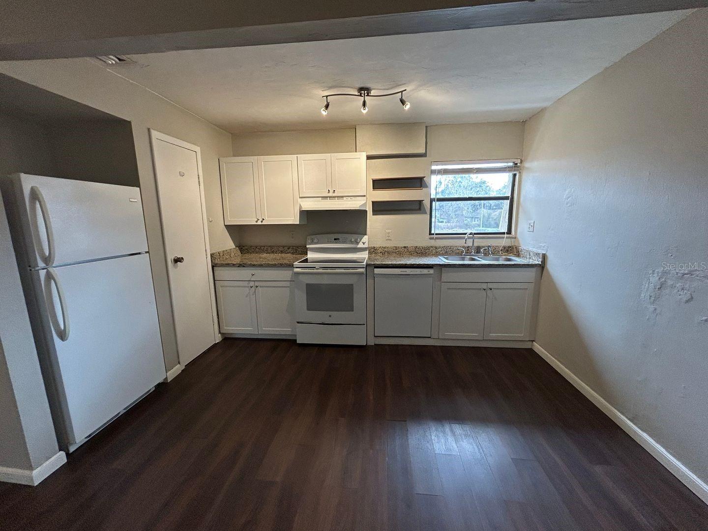 Image 7 of 15 For 2811 Archer Road C-18