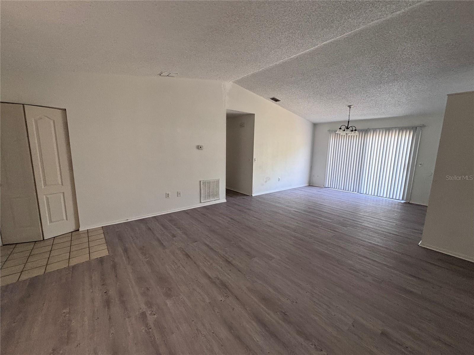 Image 3 of 13 For 1028 Hickory Road