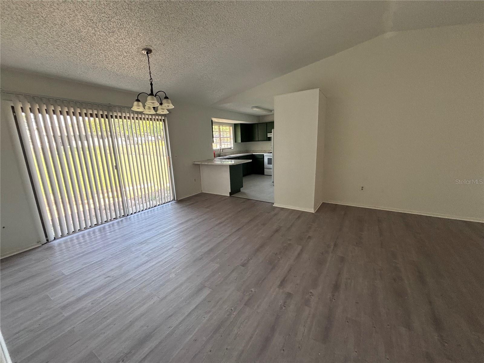 Image 4 of 13 For 1028 Hickory Road