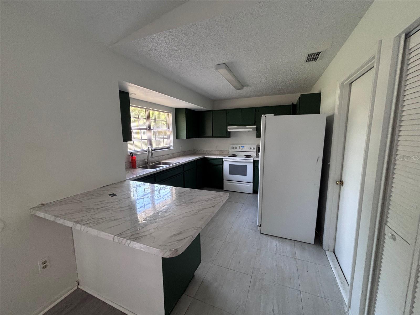 Image 5 of 13 For 1028 Hickory Road