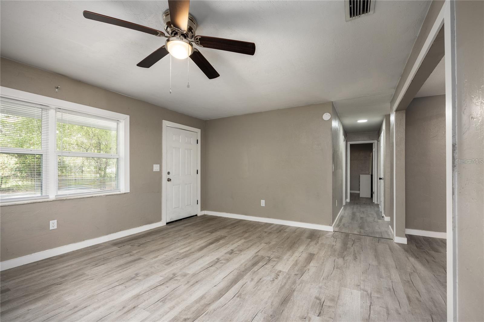 Image 11 of 37 For 14637 145th Avenue