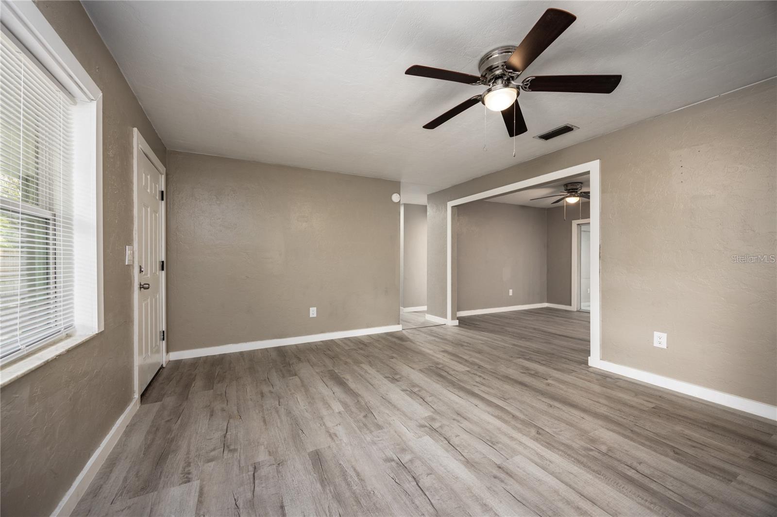 Image 16 of 37 For 14637 145th Avenue