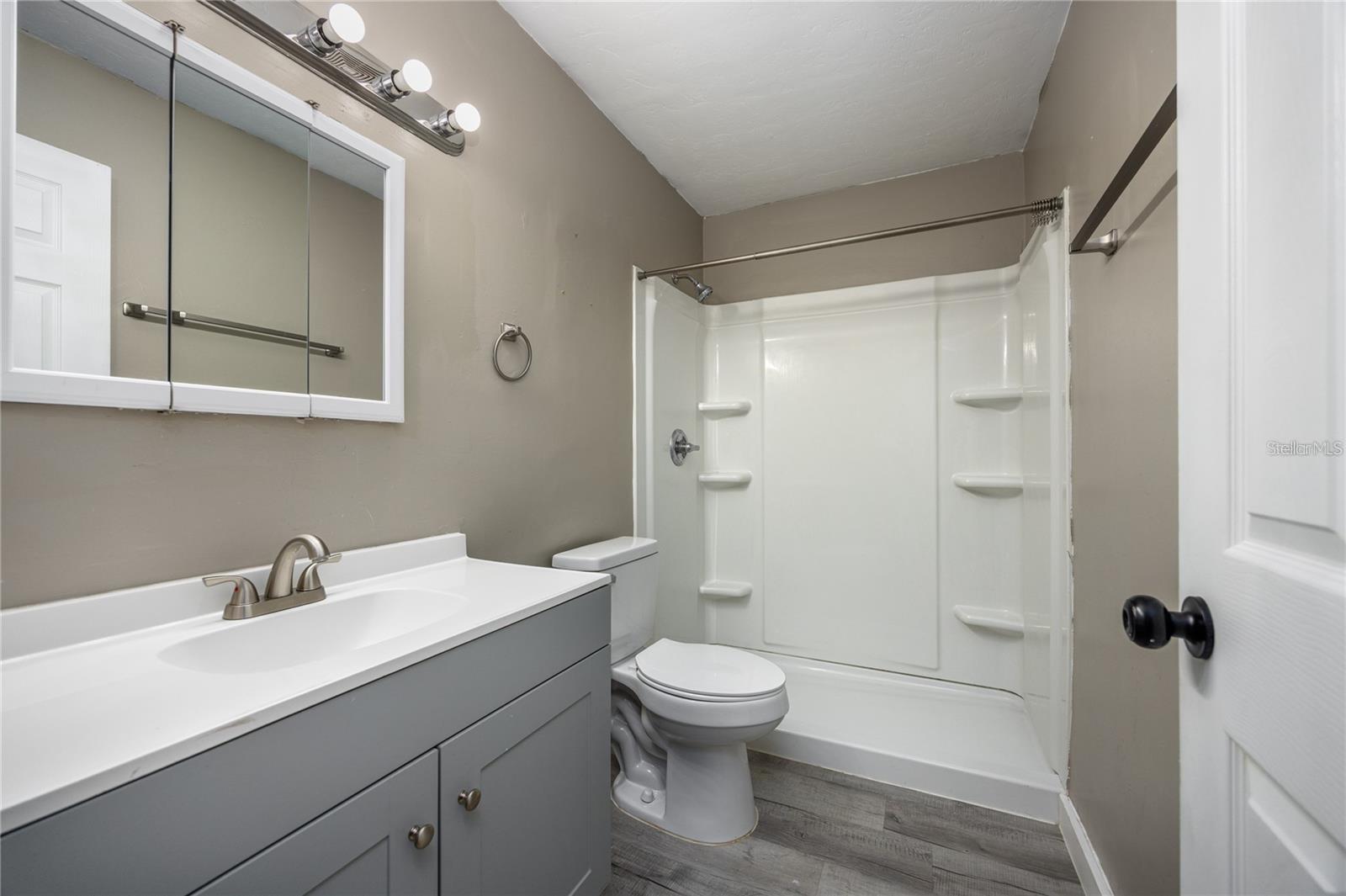 Image 17 of 37 For 14637 145th Avenue