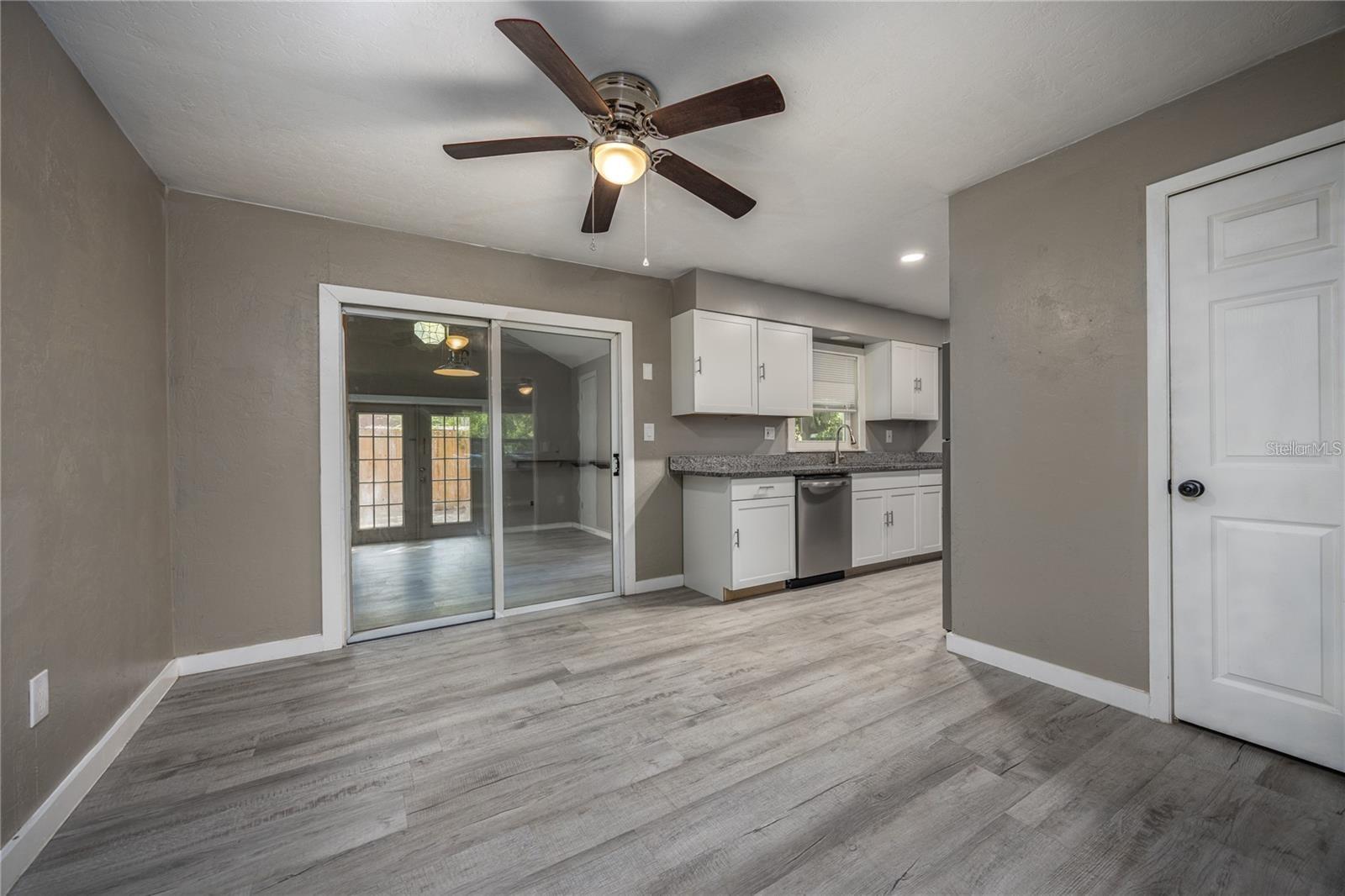 Image 22 of 37 For 14637 145th Avenue