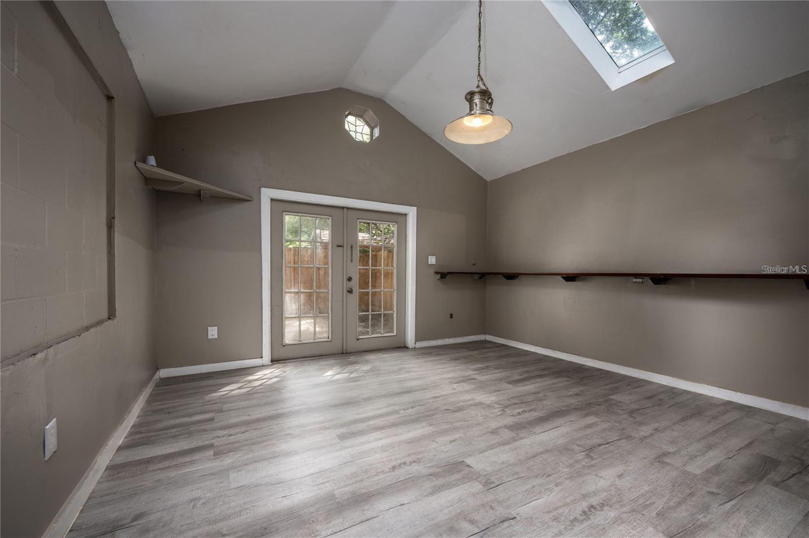 Image 23 of 37 For 14637 145th Avenue