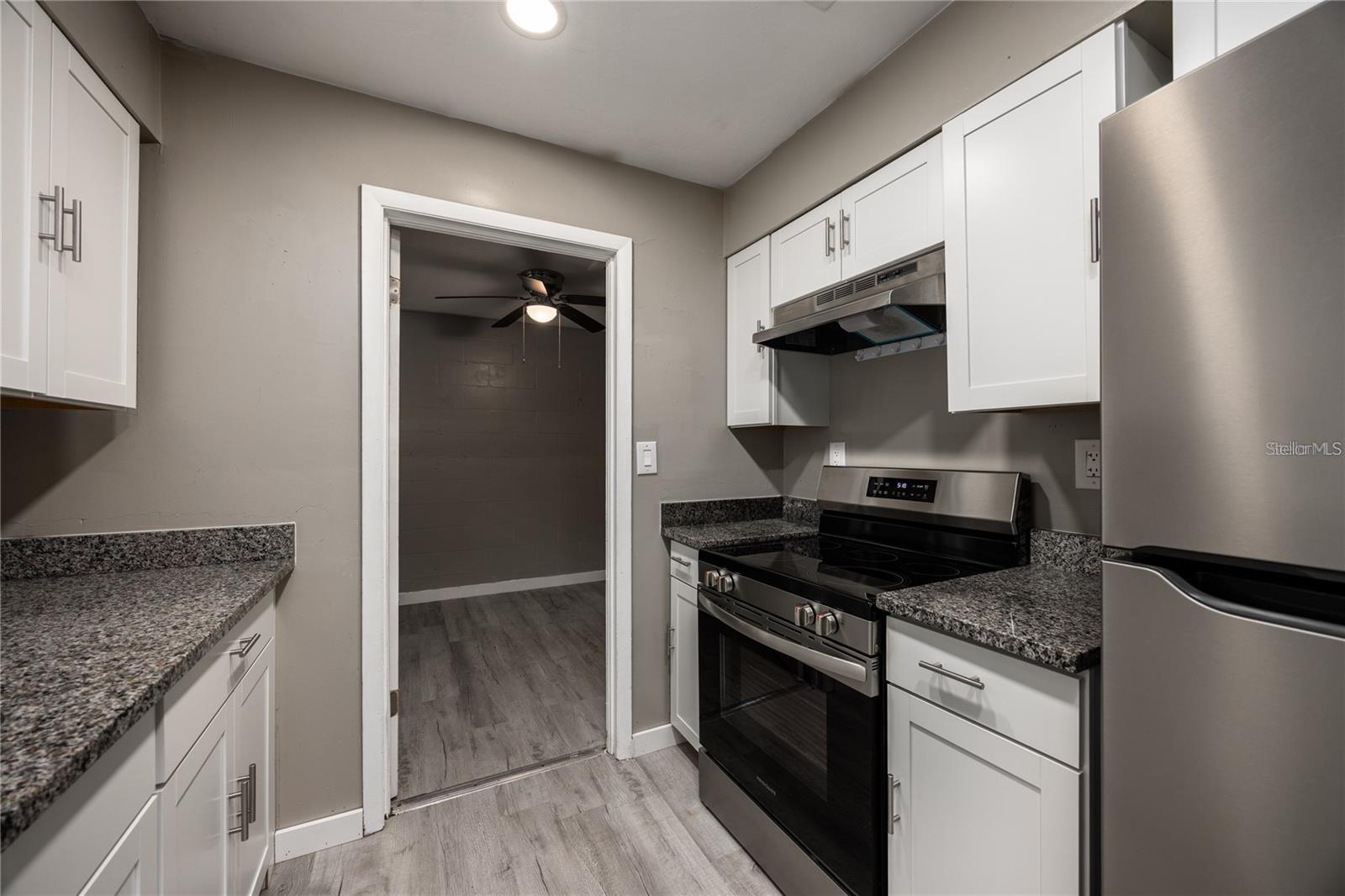 Image 27 of 37 For 14637 145th Avenue