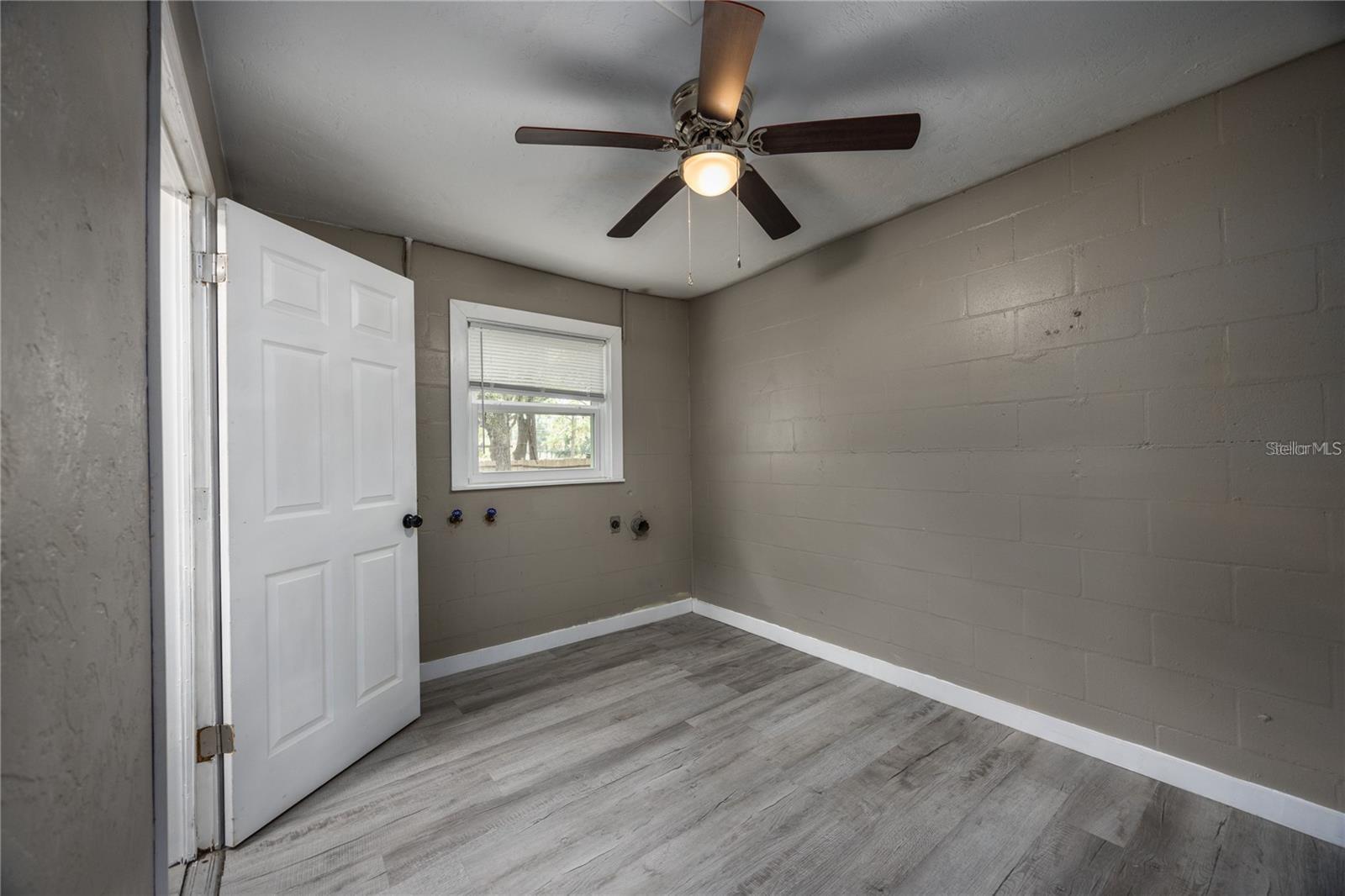 Image 29 of 37 For 14637 145th Avenue