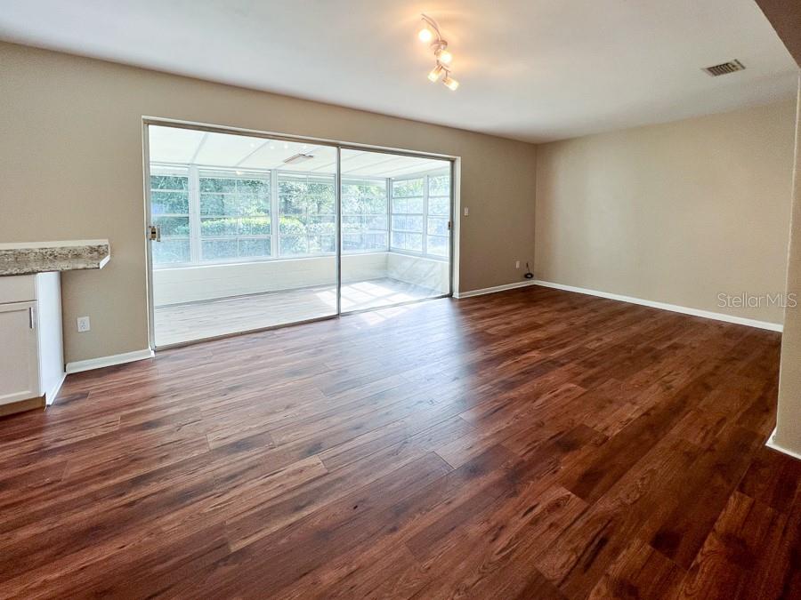 Image 19 of 36 For 1901 36th Drive