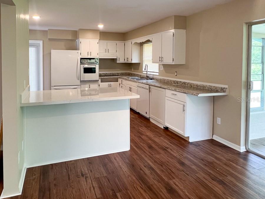 Image 4 of 36 For 1901 36th Drive