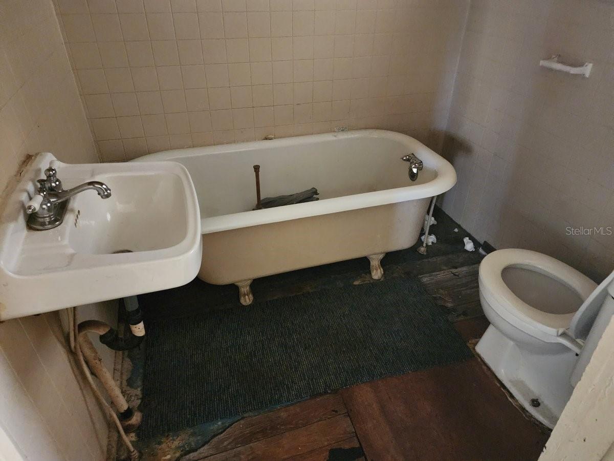 Image 2 of 16 For 9742 Us Highway 301