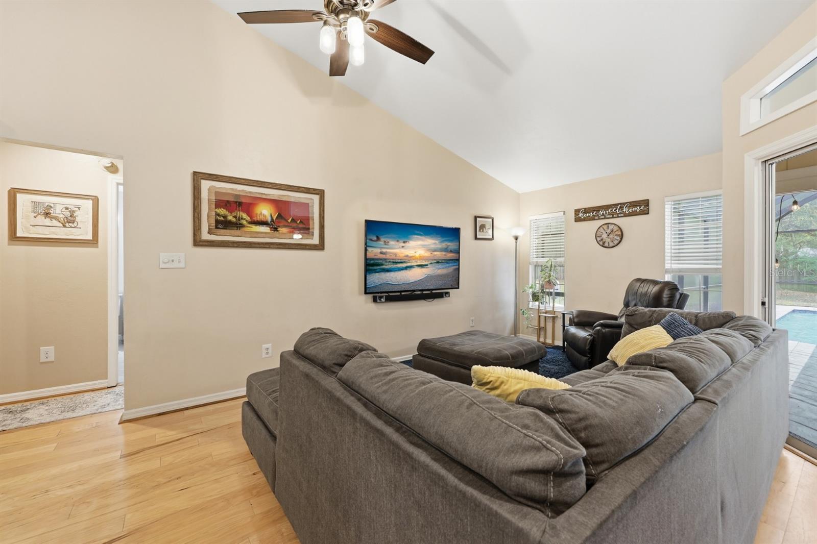 Image 11 of 52 For 13708 1st Lane