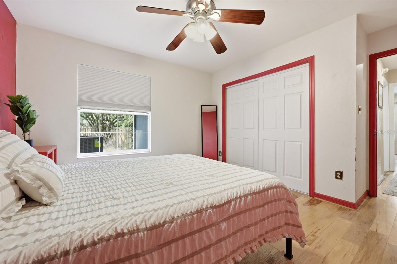 Image 18 of 52 For 13708 1st Lane