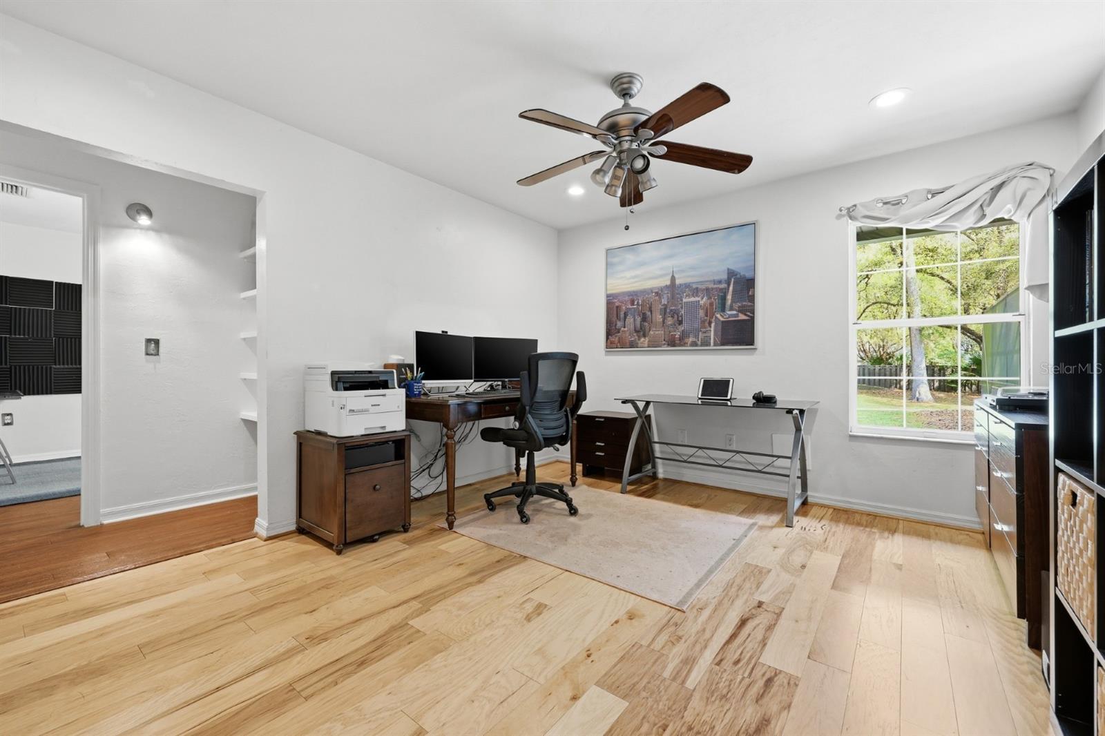 Image 19 of 52 For 13708 1st Lane