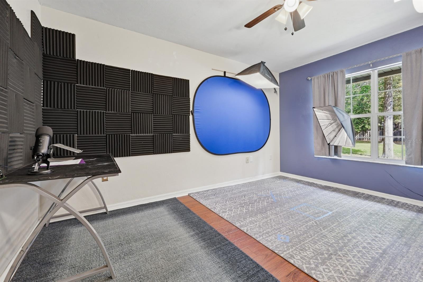 Image 21 of 52 For 13708 1st Lane