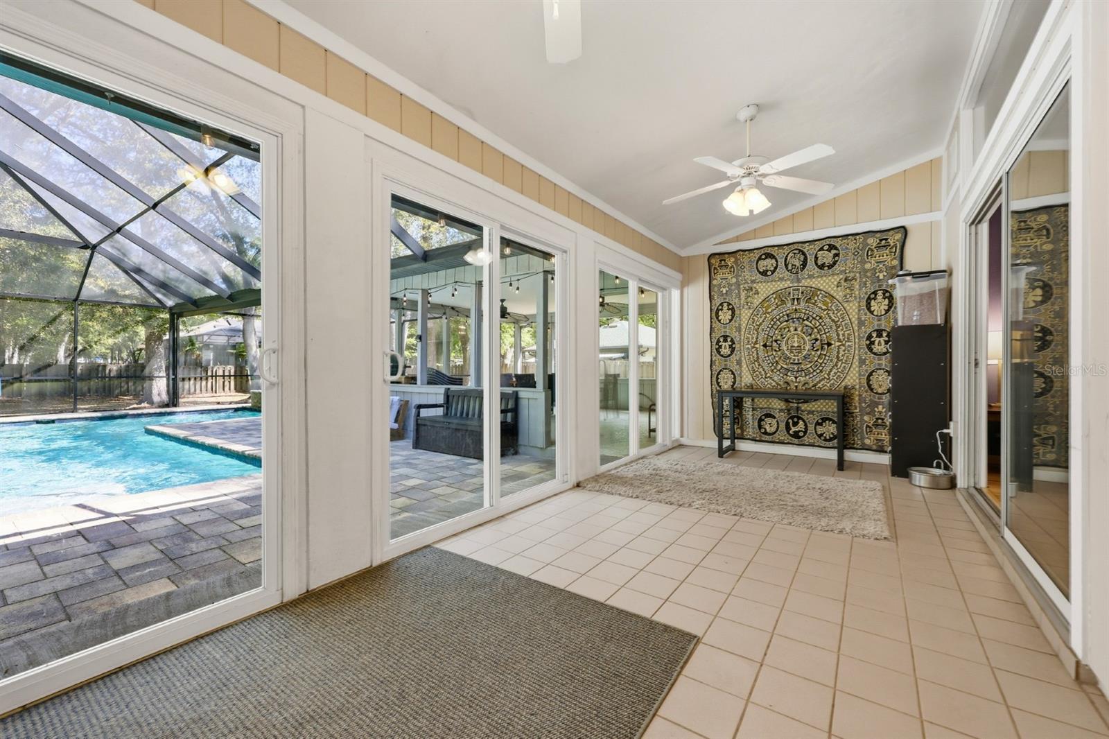 Image 38 of 52 For 13708 1st Lane