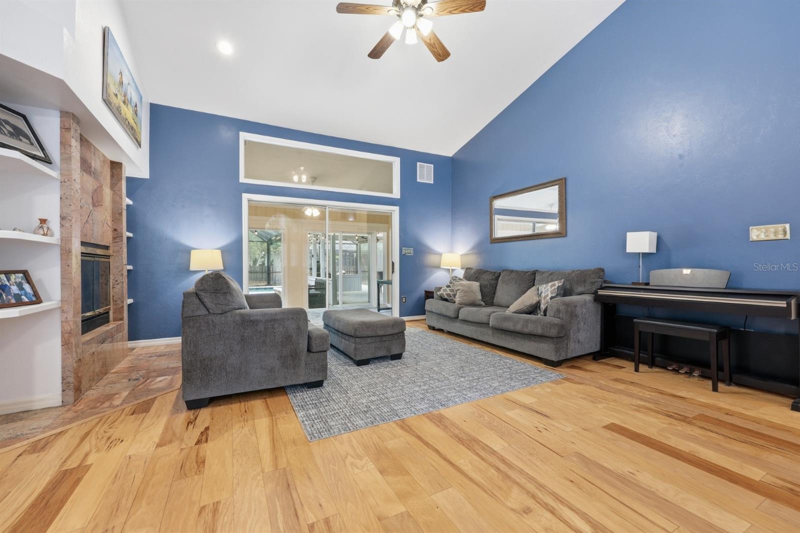 Image 4 of 52 For 13708 1st Lane