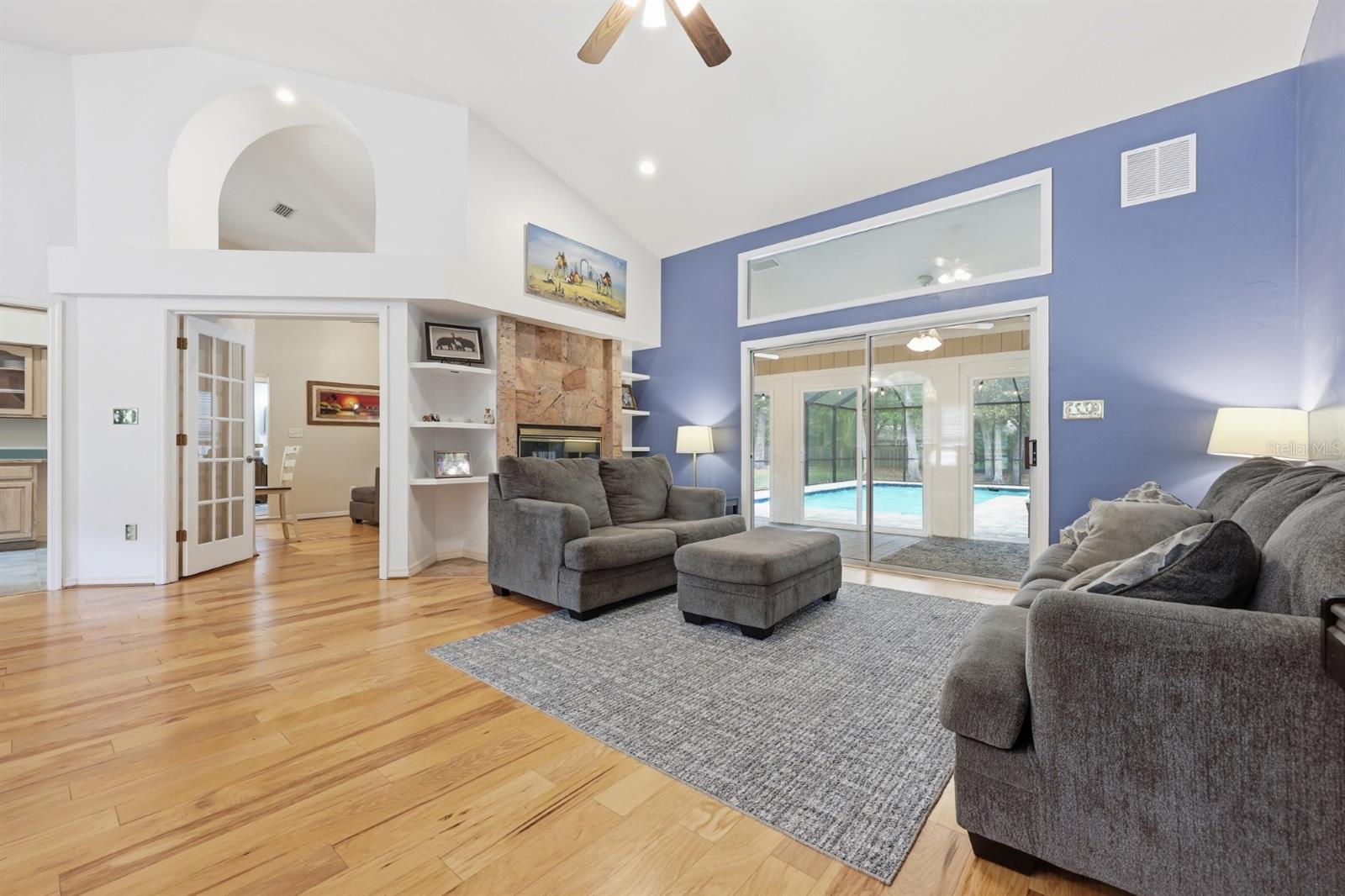 Image 5 of 52 For 13708 1st Lane