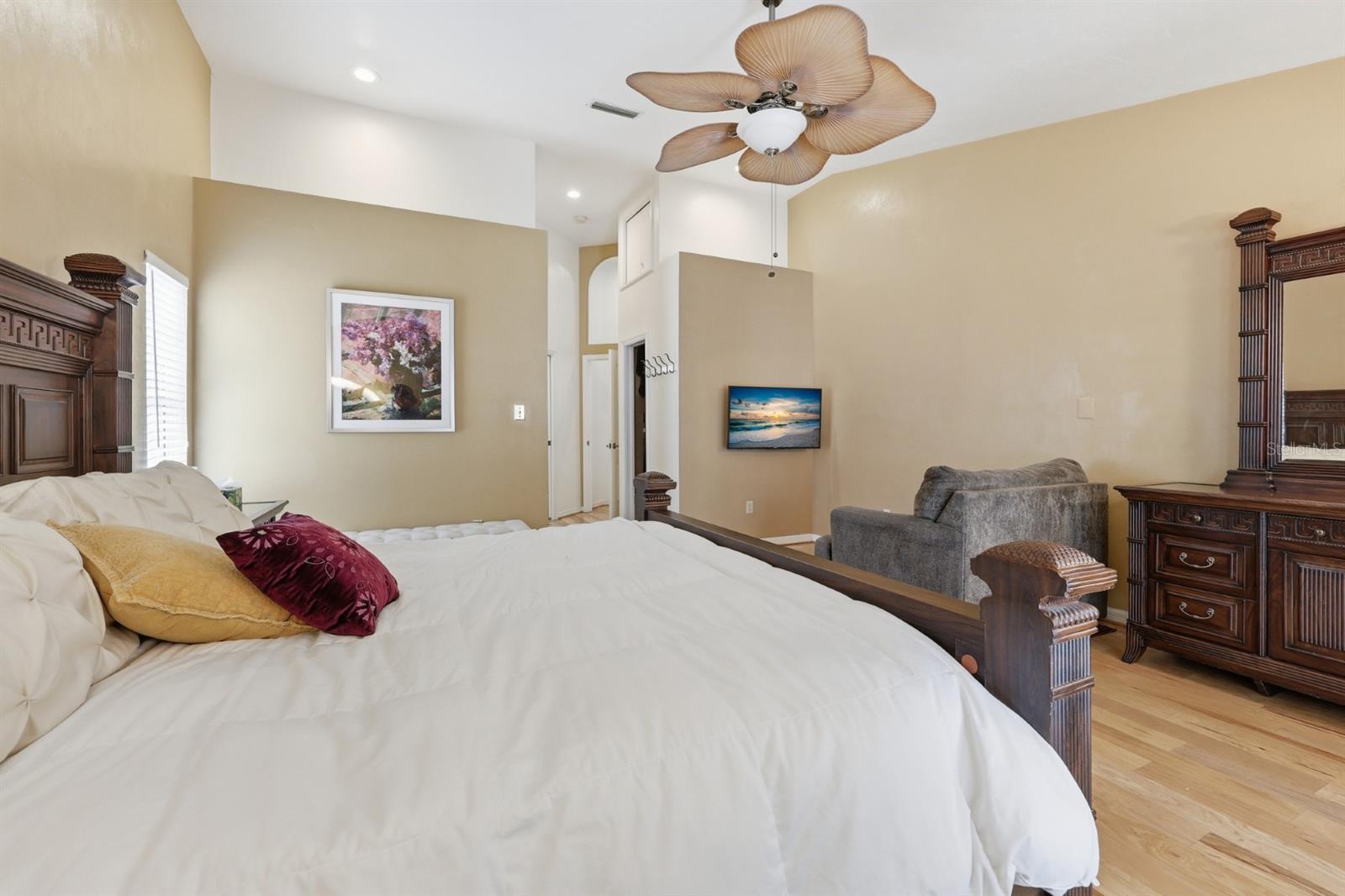 Image 7 of 52 For 13708 1st Lane