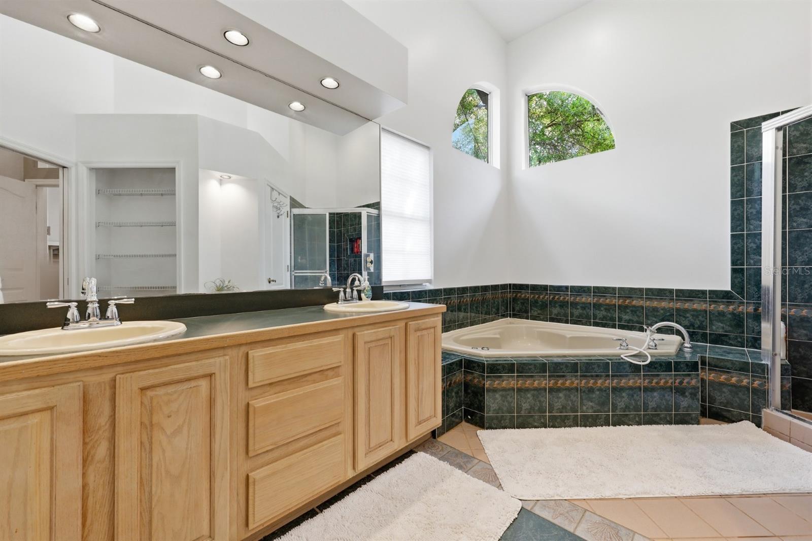 Image 8 of 52 For 13708 1st Lane