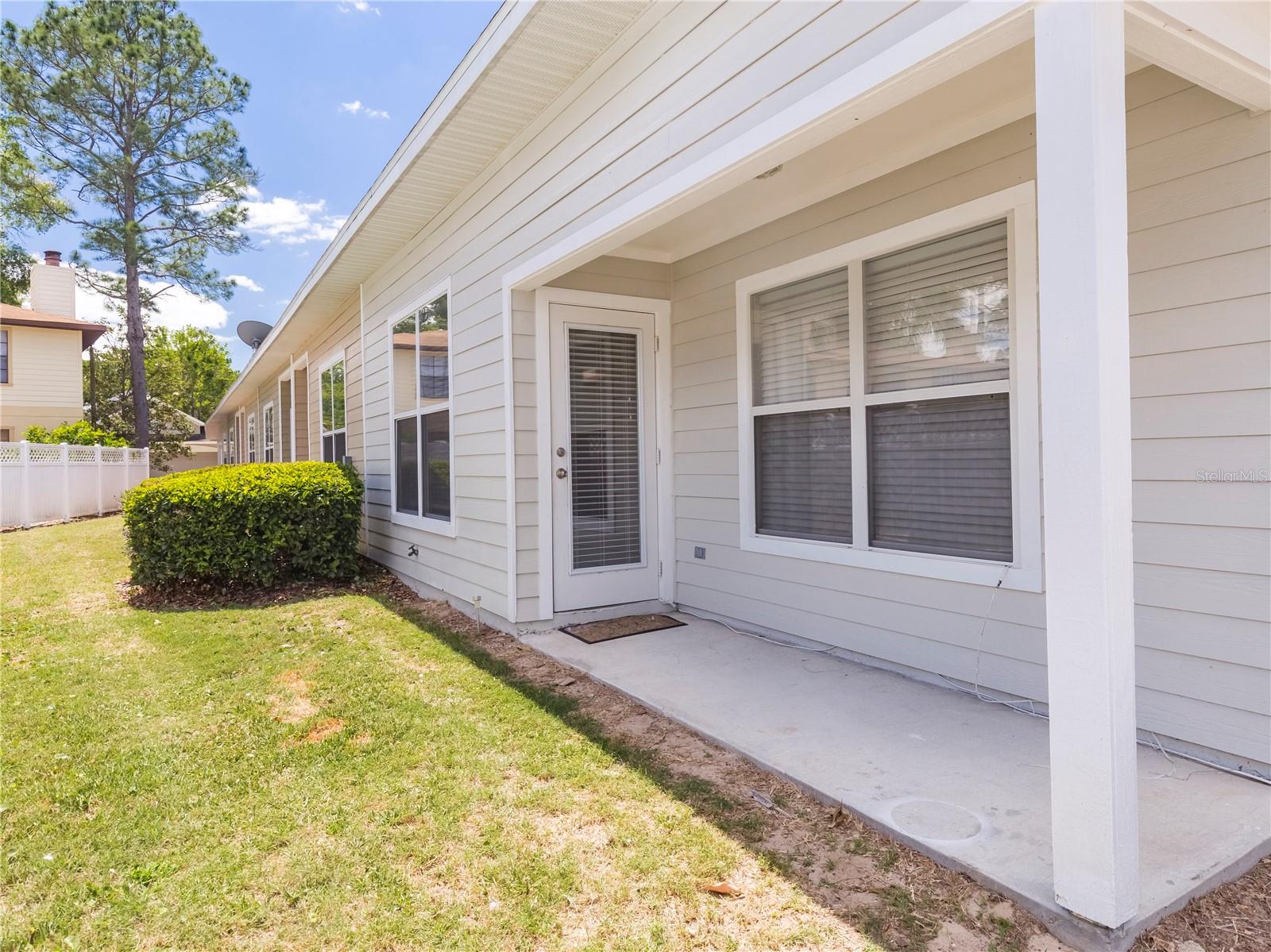 Listing photo id 11 for 10727 65th Way