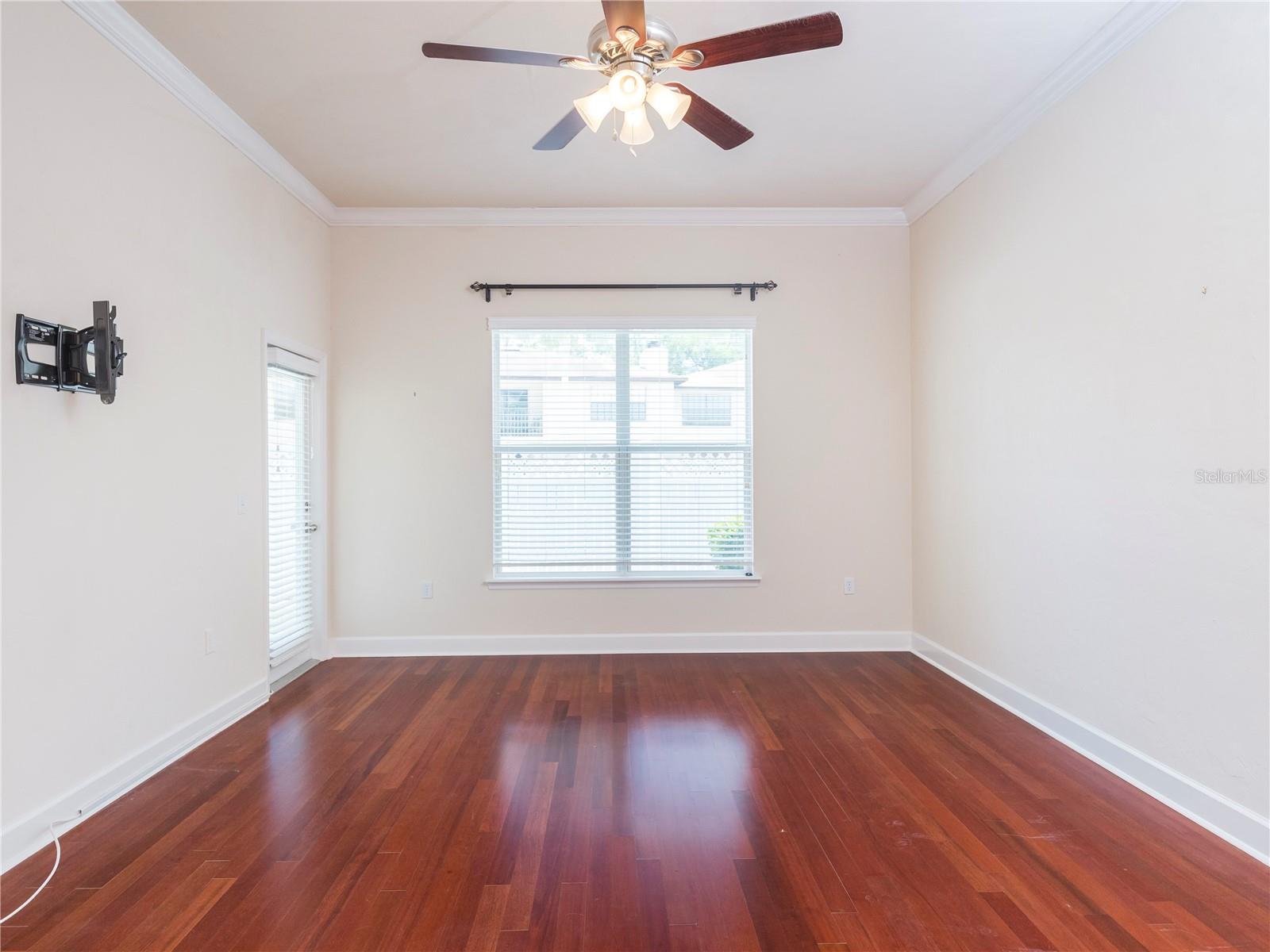 Listing photo id 3 for 10727 65th Way