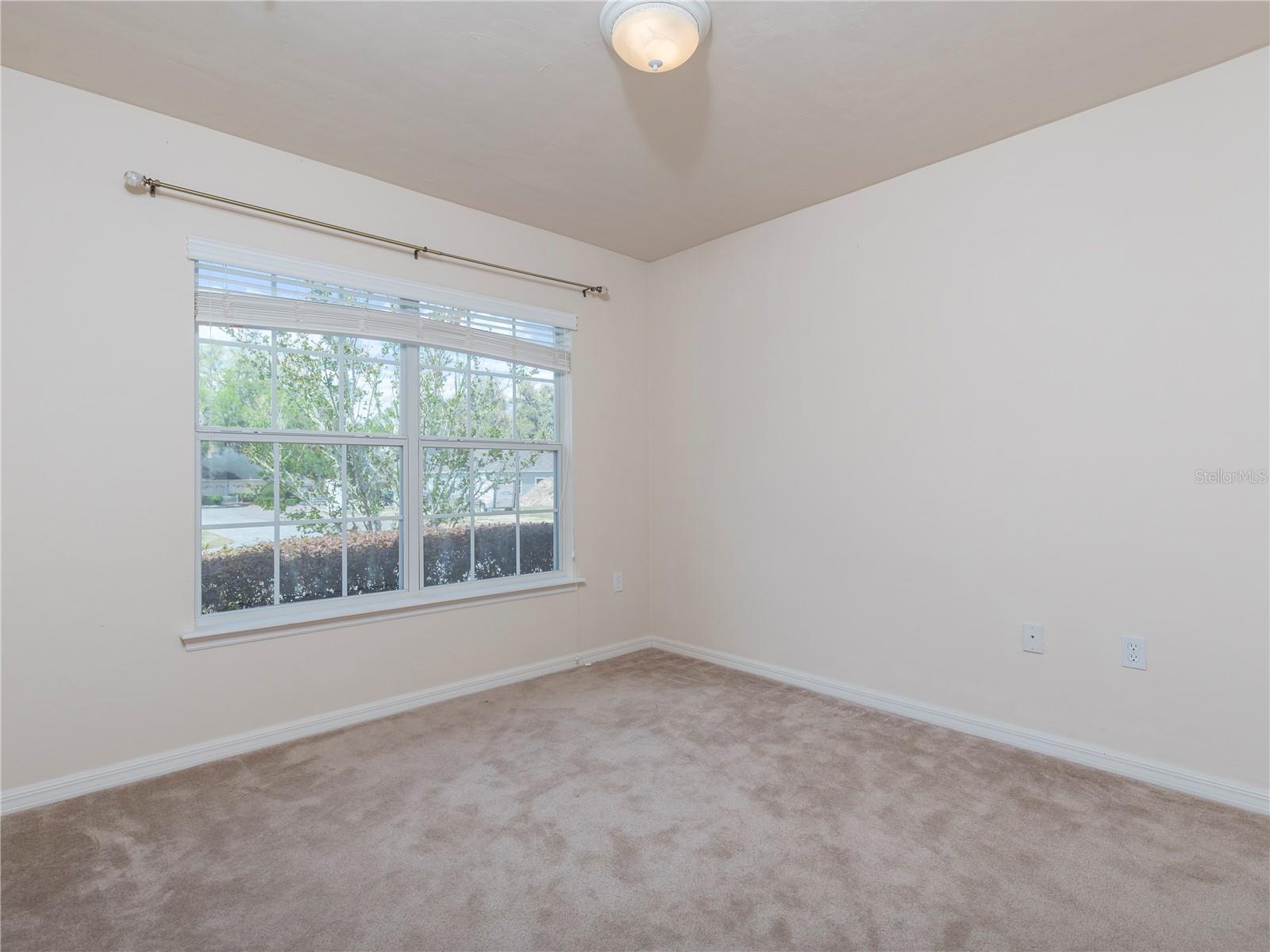 Listing photo id 4 for 10727 65th Way