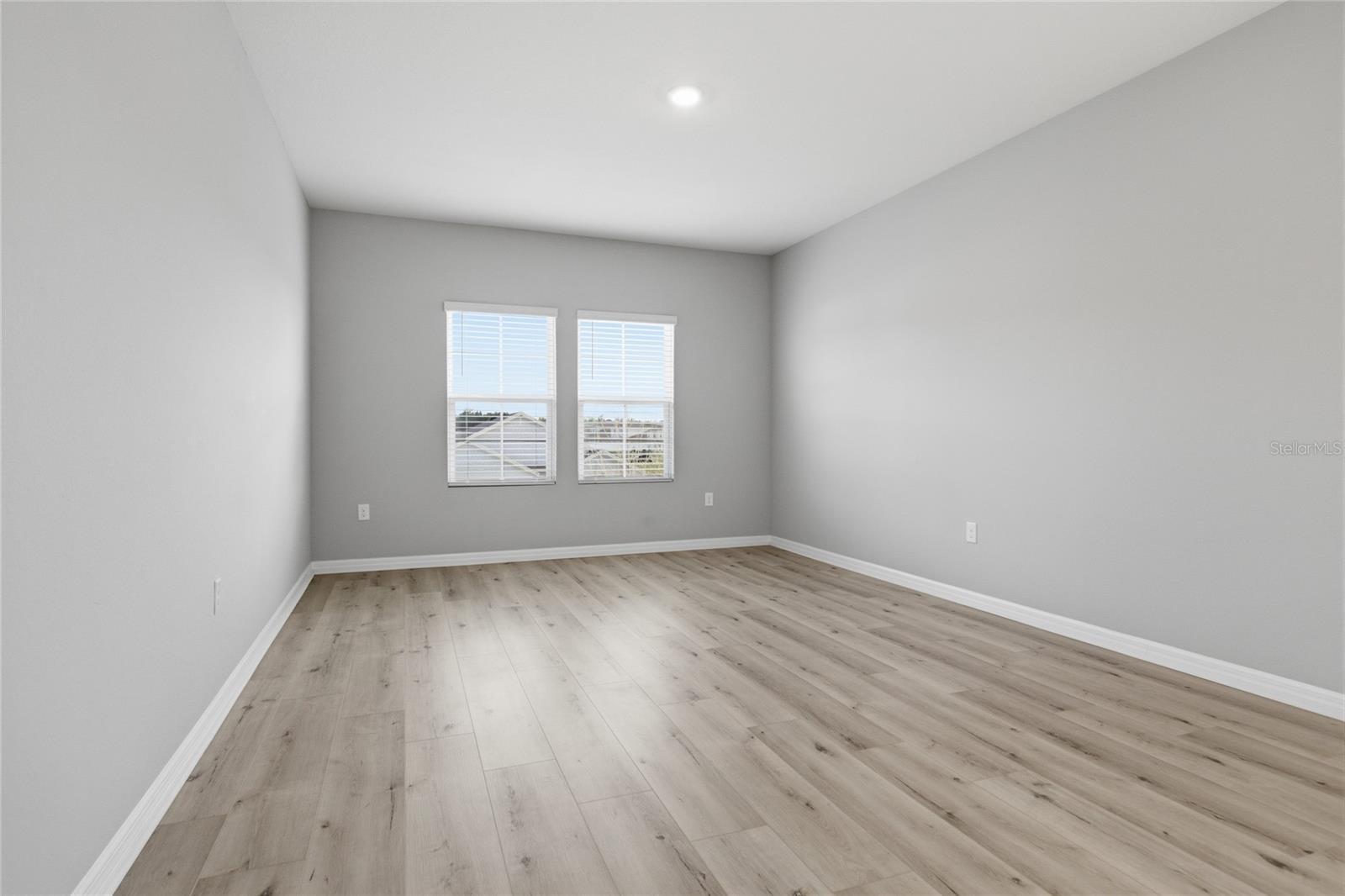 Image 28 of 55 For 17526 173rd Road