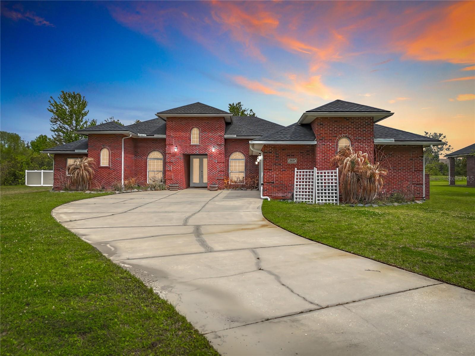 Image 3 of 89 For 2851 Armsdale Road